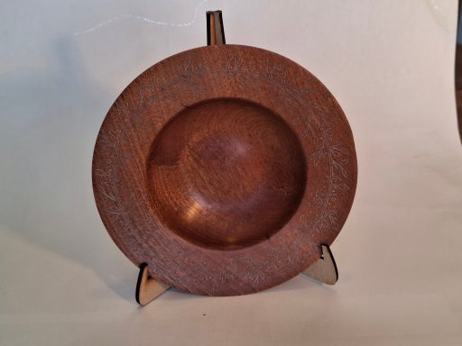 Garland-edged dish