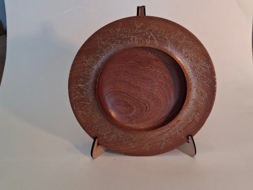 Garland-edged dish