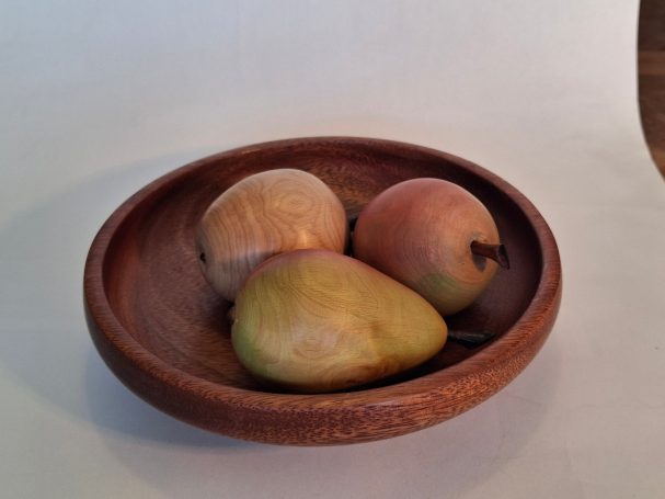 A bowl of fruit